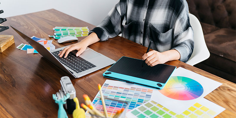 How do Graphic Designers Make Money